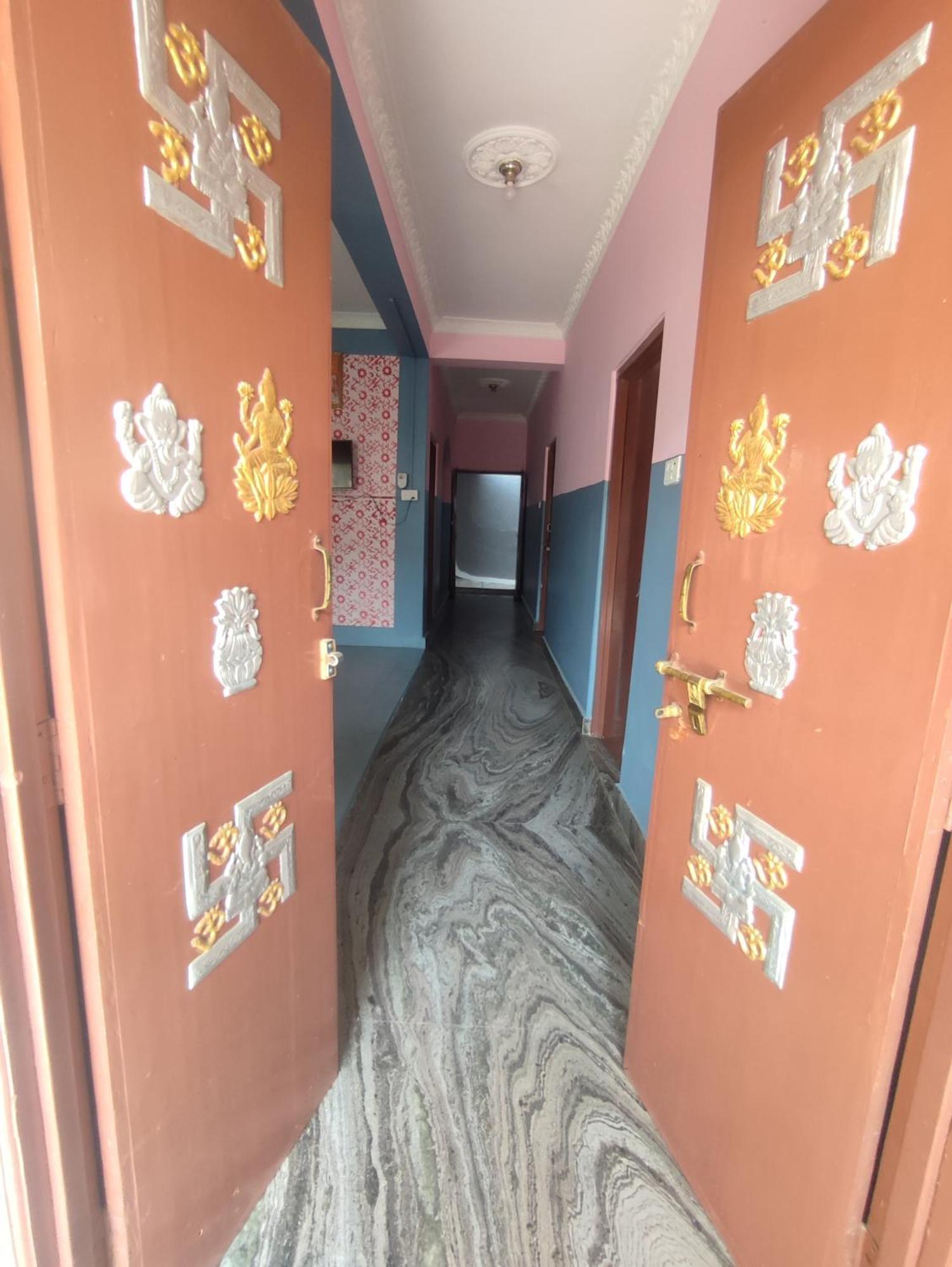 Krishna Inn Pokhara Ngoại thất bức ảnh