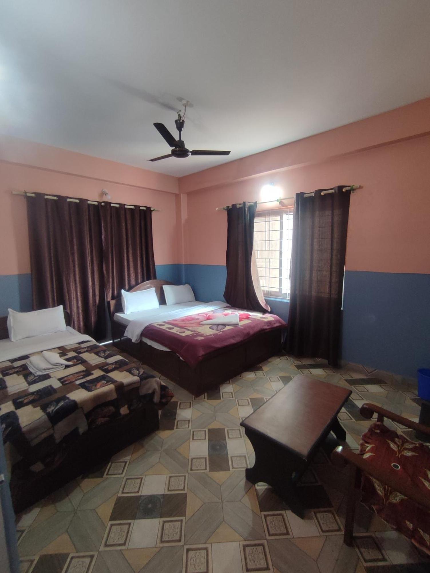 Krishna Inn Pokhara Ngoại thất bức ảnh