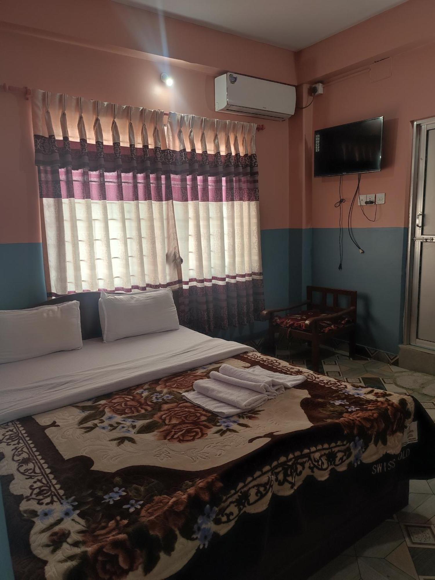 Krishna Inn Pokhara Ngoại thất bức ảnh