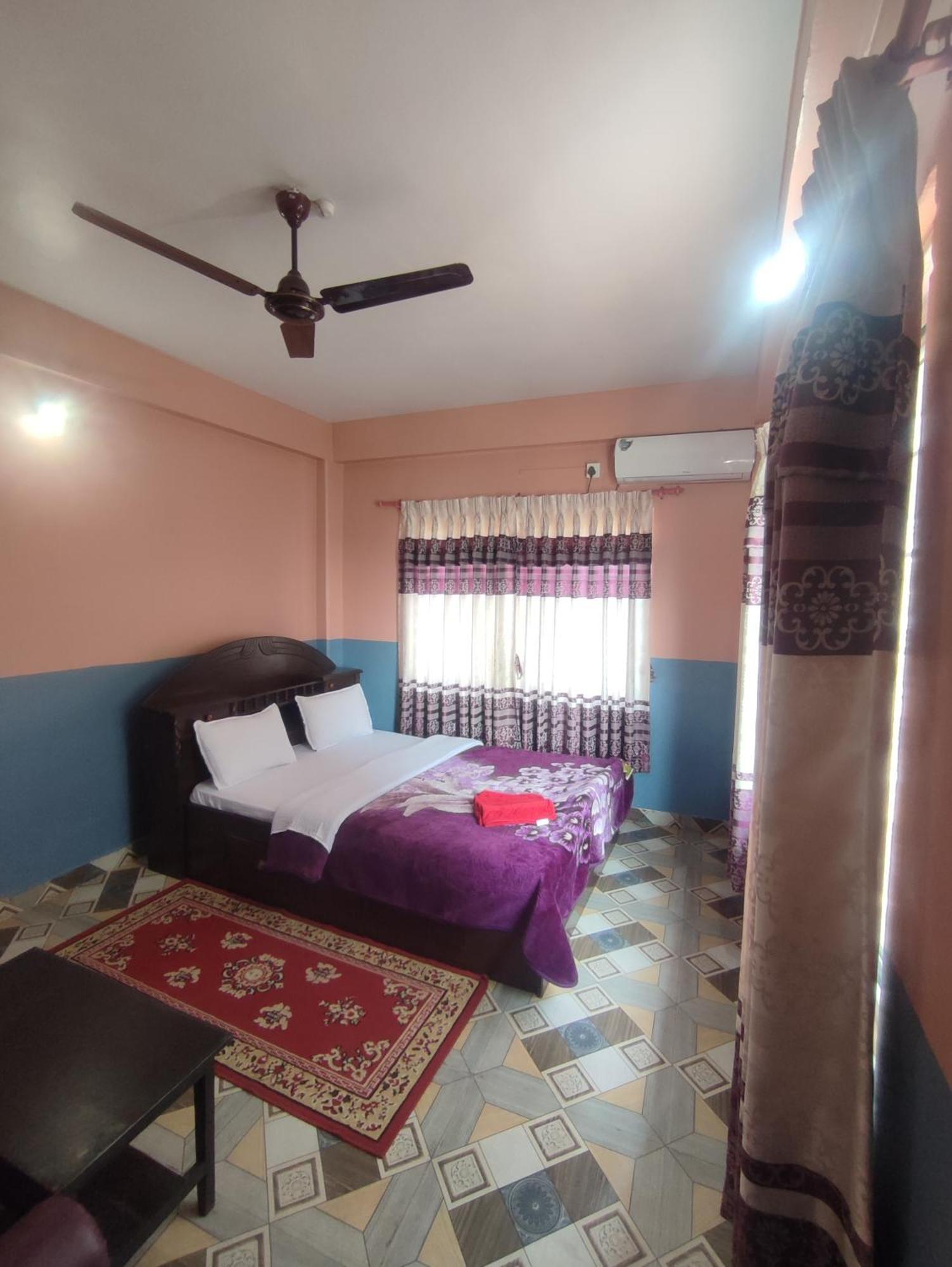 Krishna Inn Pokhara Ngoại thất bức ảnh