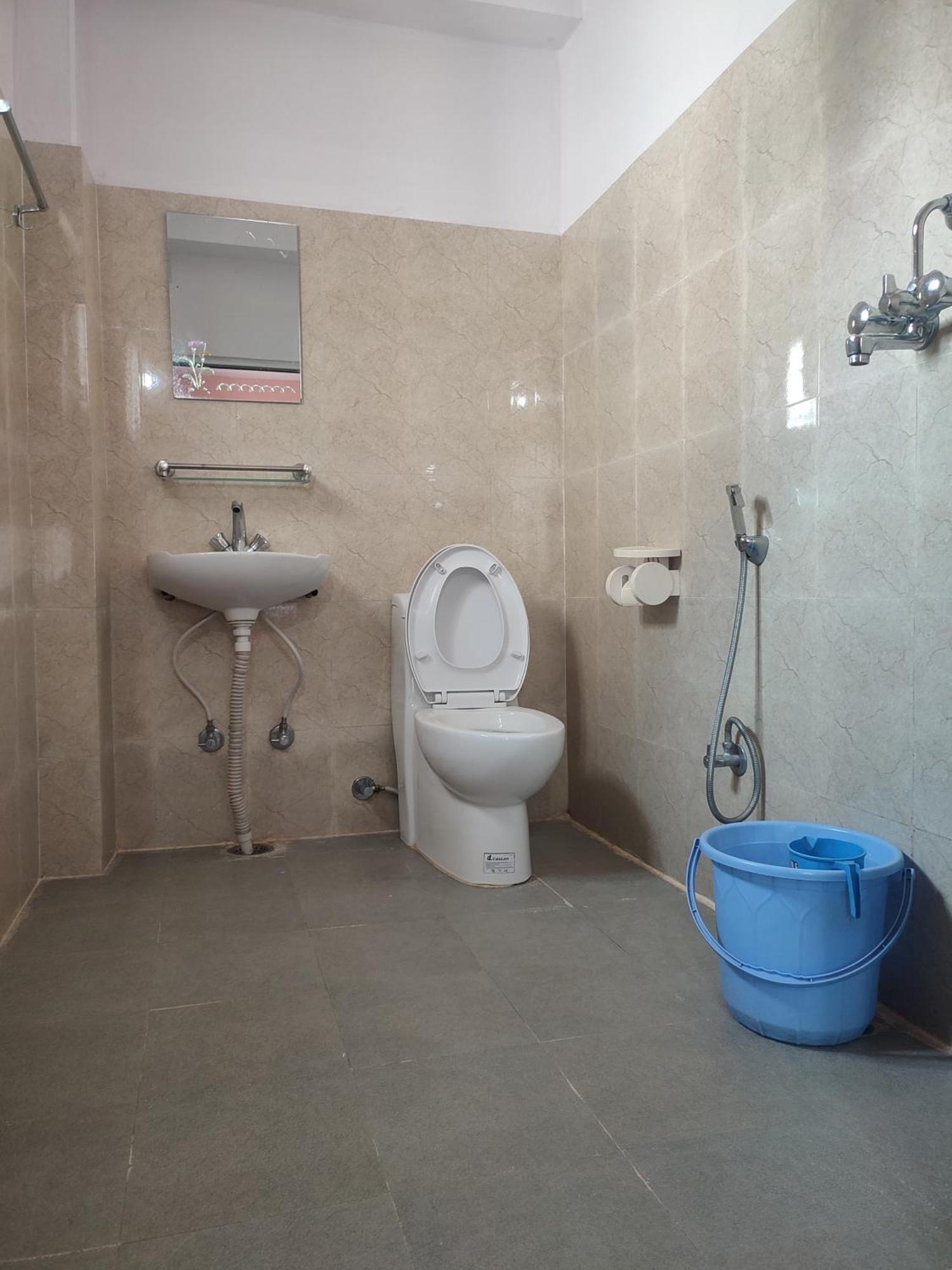 Krishna Inn Pokhara Ngoại thất bức ảnh