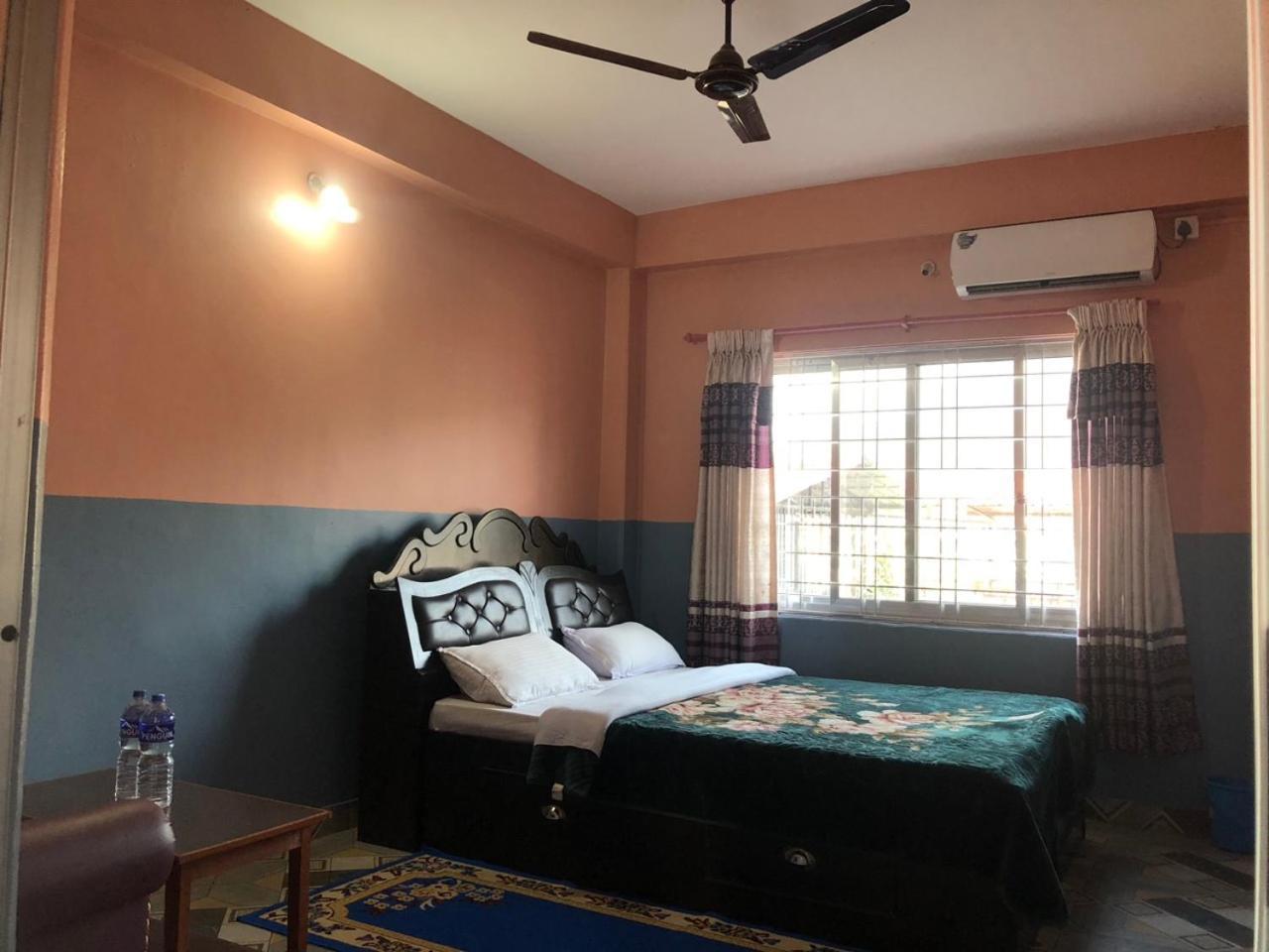 Krishna Inn Pokhara Ngoại thất bức ảnh