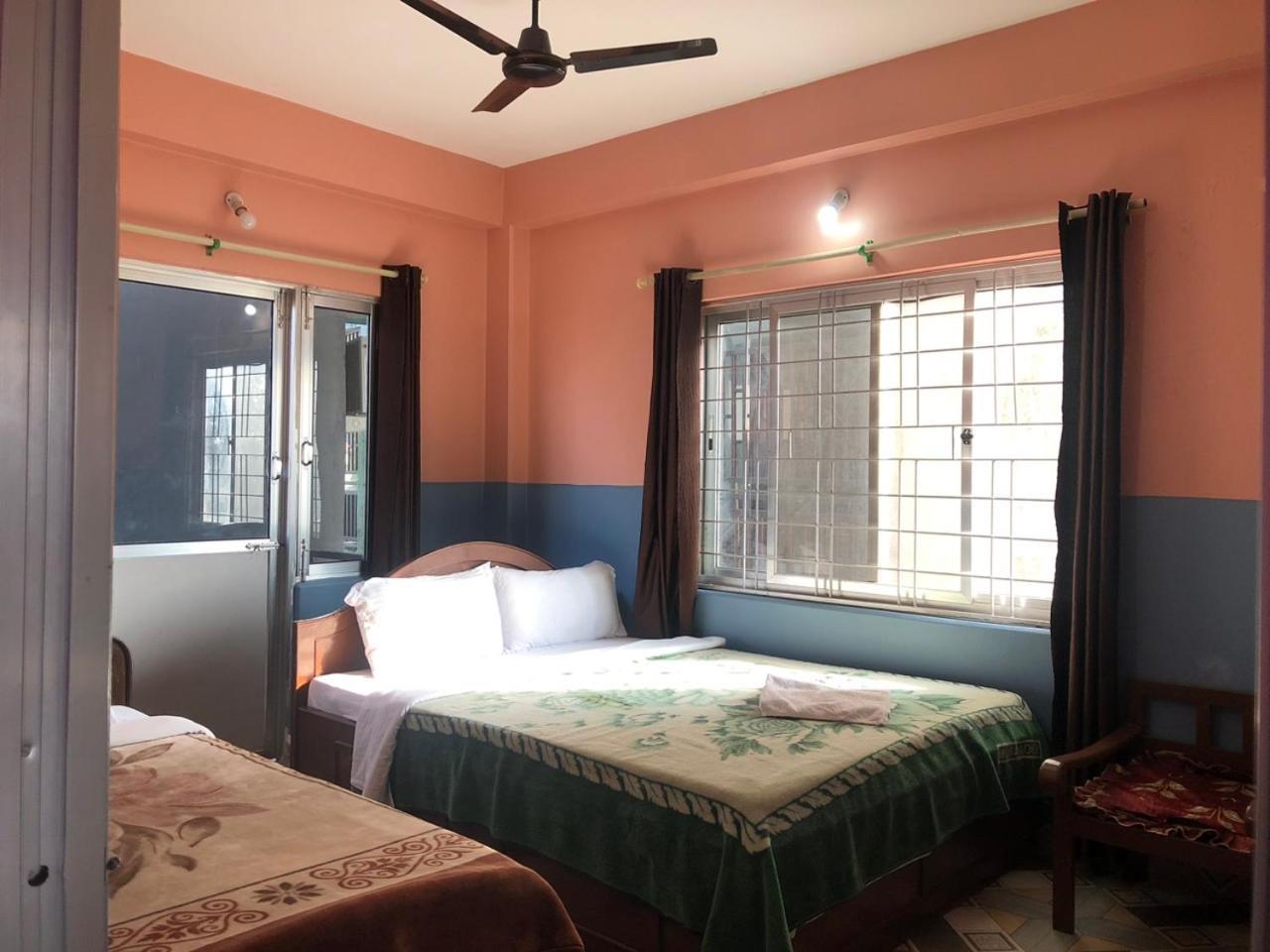 Krishna Inn Pokhara Ngoại thất bức ảnh
