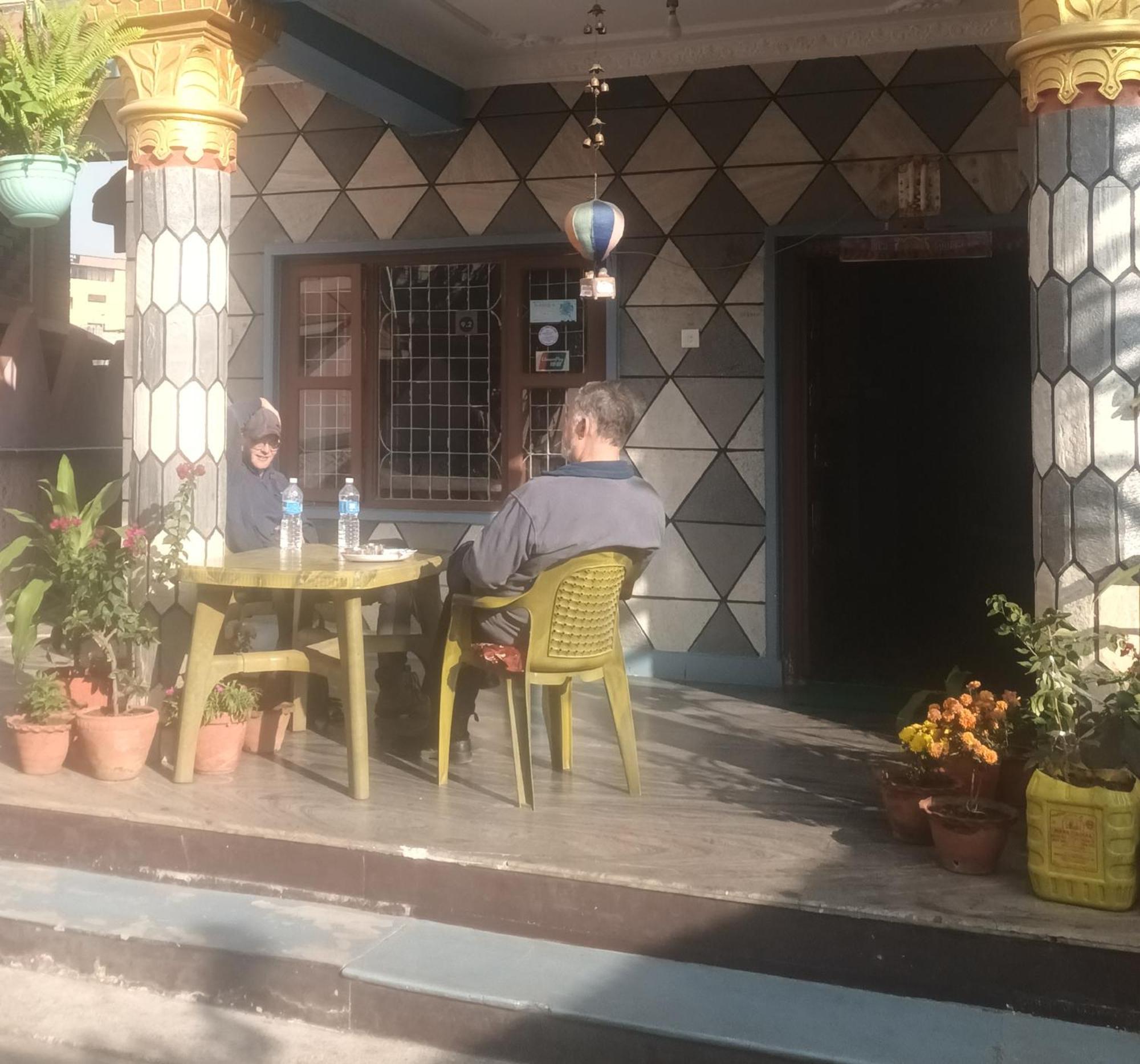 Krishna Inn Pokhara Ngoại thất bức ảnh