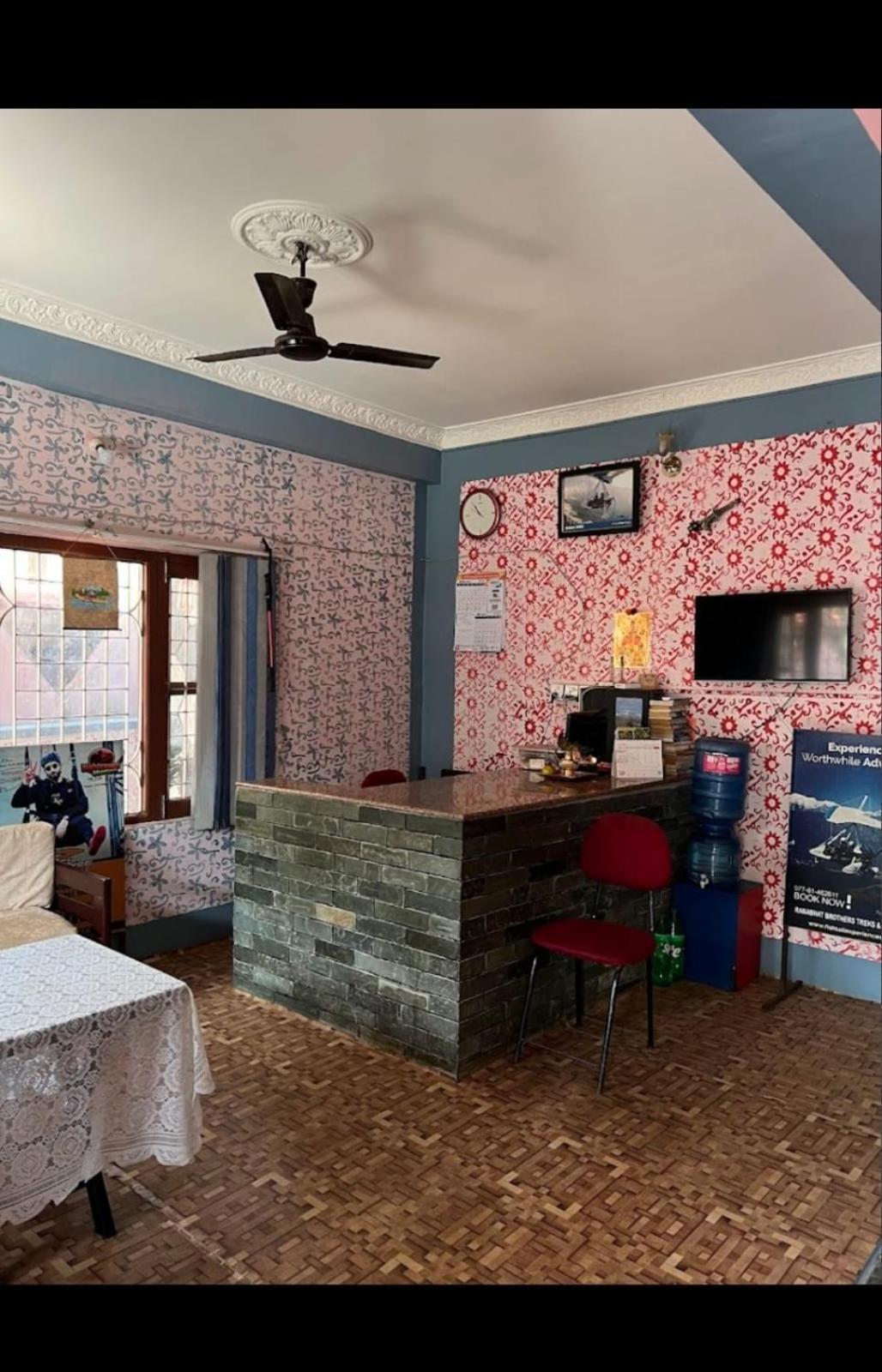 Krishna Inn Pokhara Ngoại thất bức ảnh